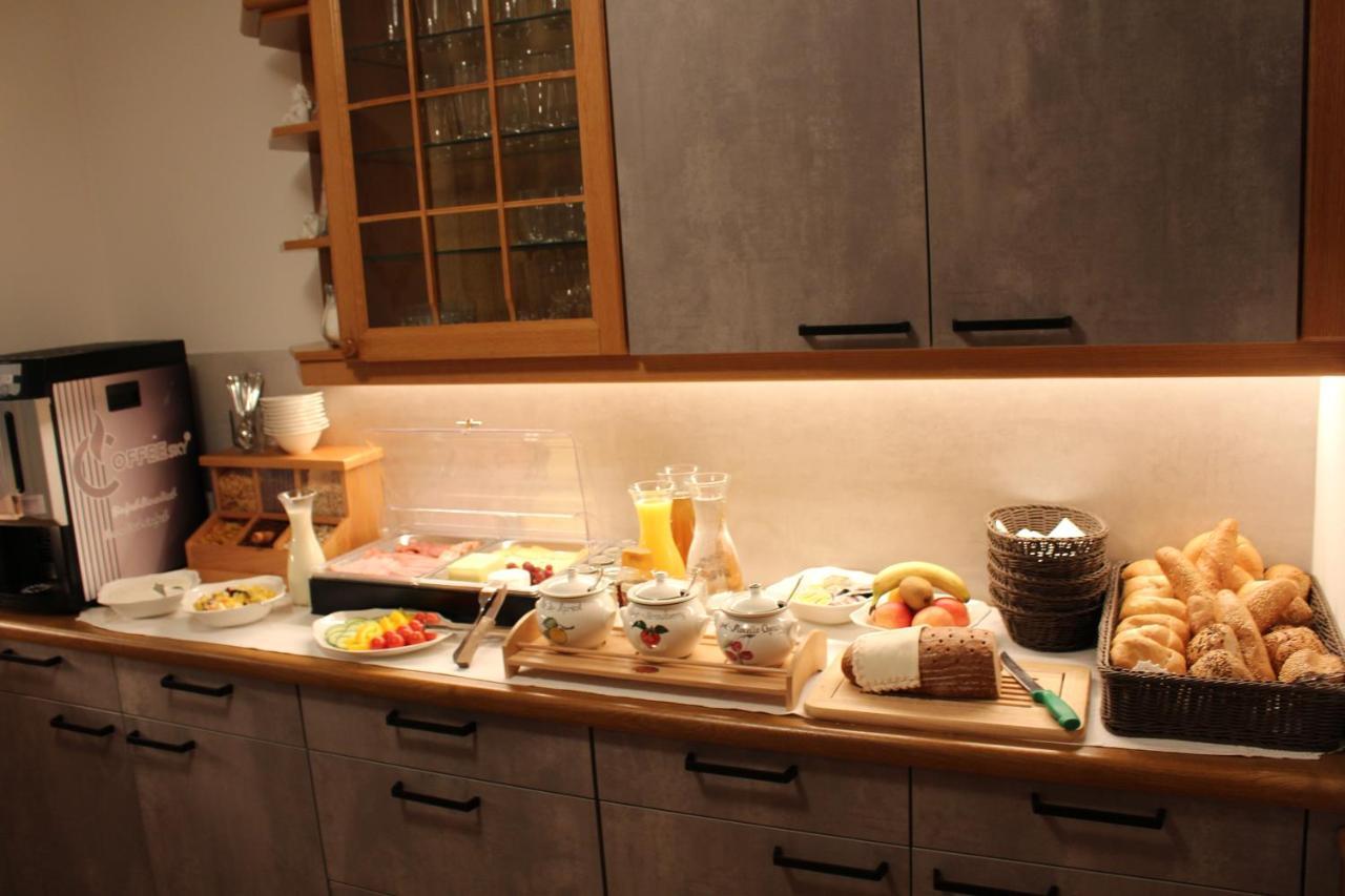 ホテル Haus Anni ラートシュタット エクステリア 写真